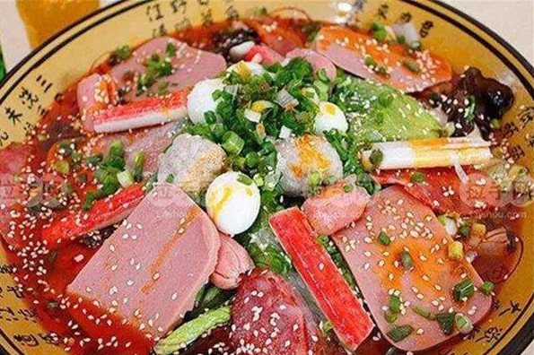 麻辣烫加盟条件解析，探究成功开店的关键