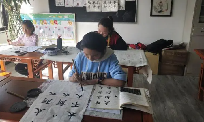 书法练字班加盟多少钱合适?从多个角度看加盟的收益与成本