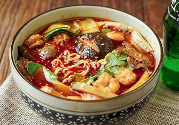 麻辣烫加盟店大概多少钱？成本分析，了解如何打造一家成功的小吃店