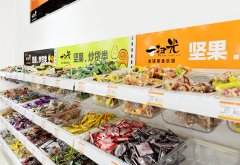 好的服务能促进零食店的更好经营